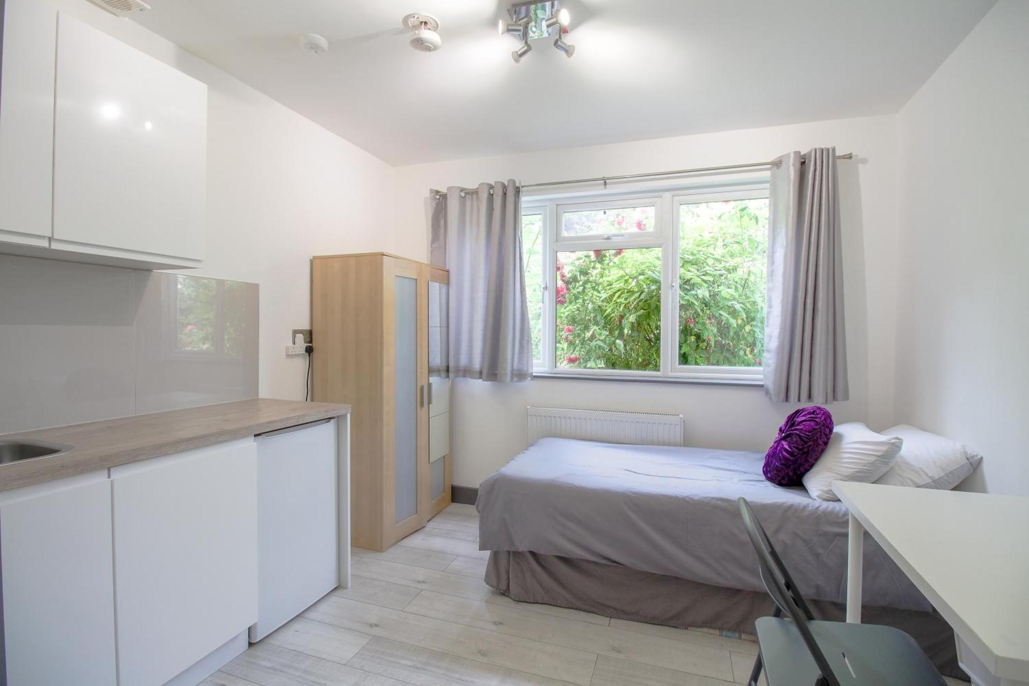 London Elegant New Studio Экстерьер фото